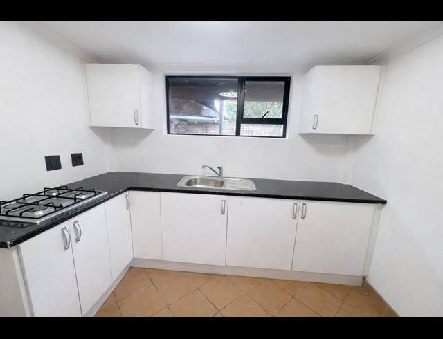 1 bed property to rent in LYTTELTON MANOR